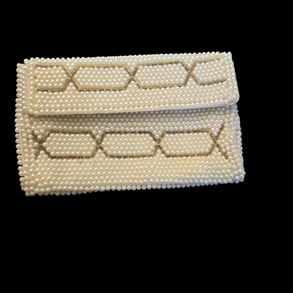 Elegant Cream Beaded Clutch